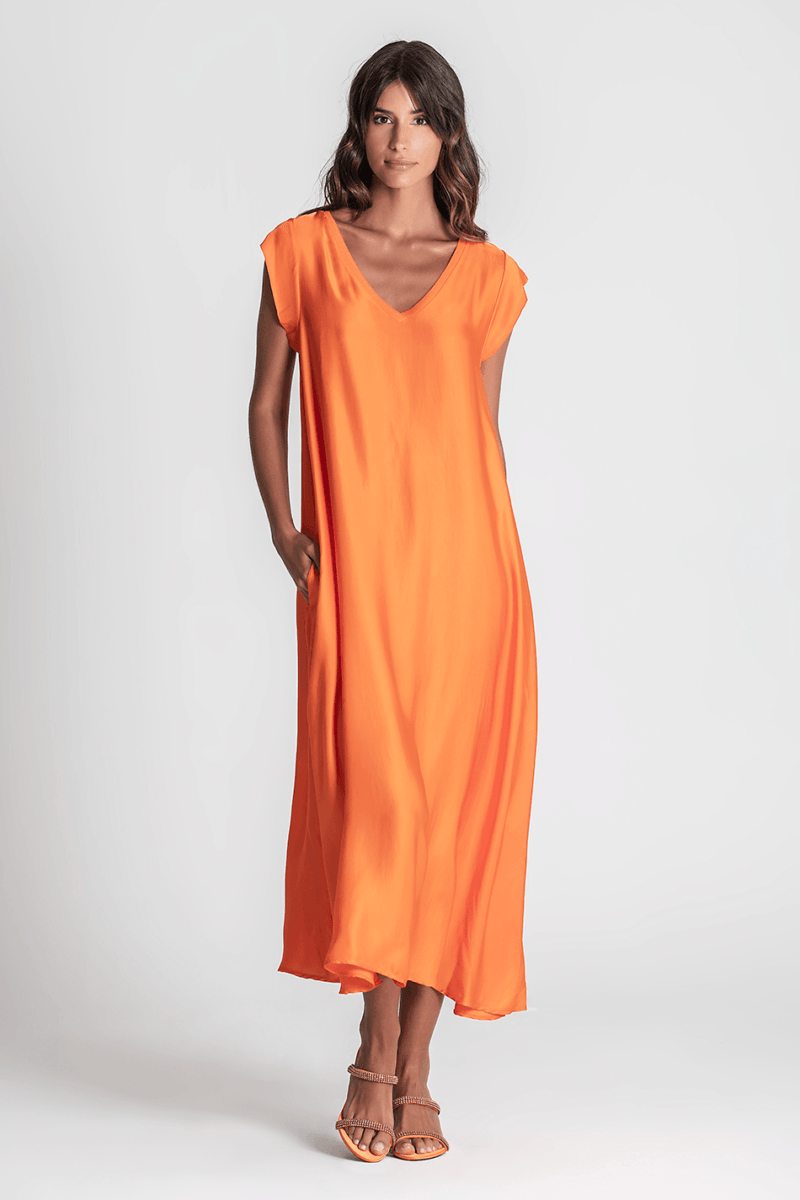 VESTIDO LARANJA ACETINADO COM DECOTE EM V