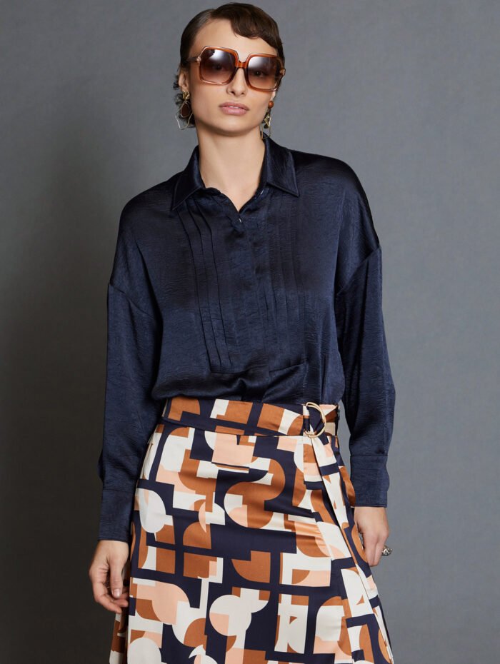 CAMISA ACETINADA COM BAINHA