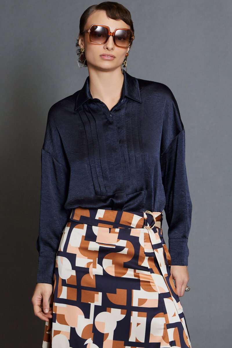 CAMISA ACETINADA COM BAINHA
