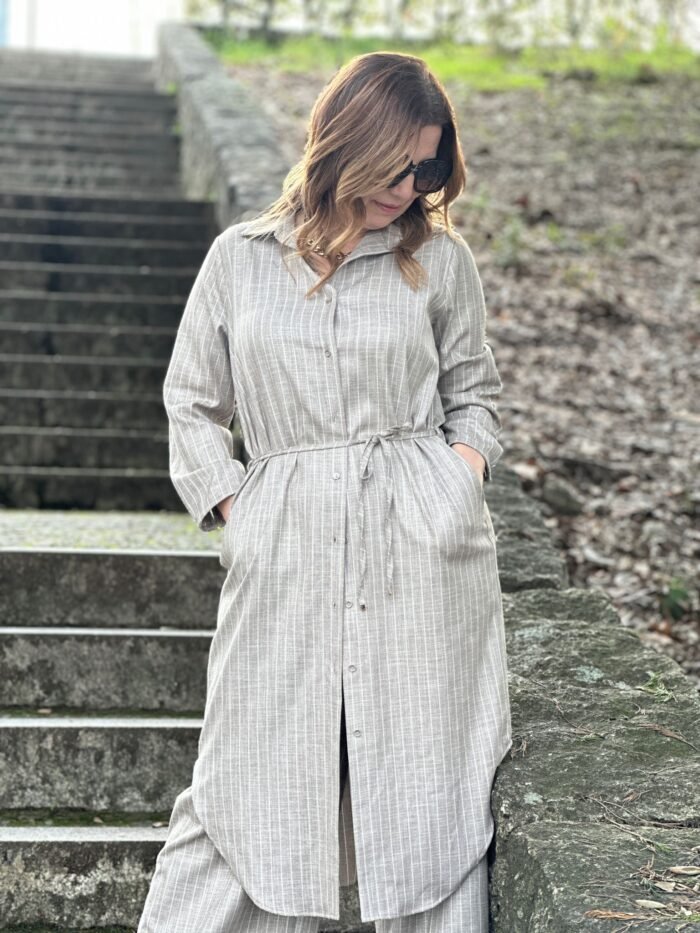 VESTIDO MIDI COM DETALHE DE LINHA - Image 4