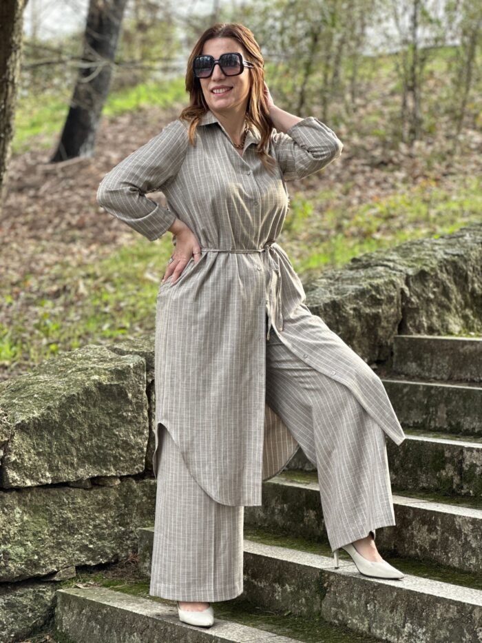 VESTIDO MIDI COM DETALHE DE LINHA - Image 3