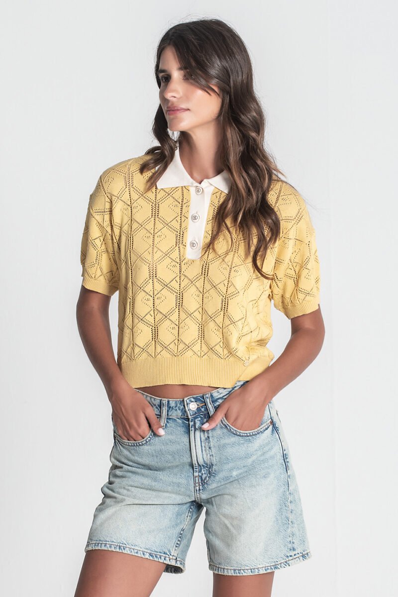 POLO PERFURADO COM GOLA