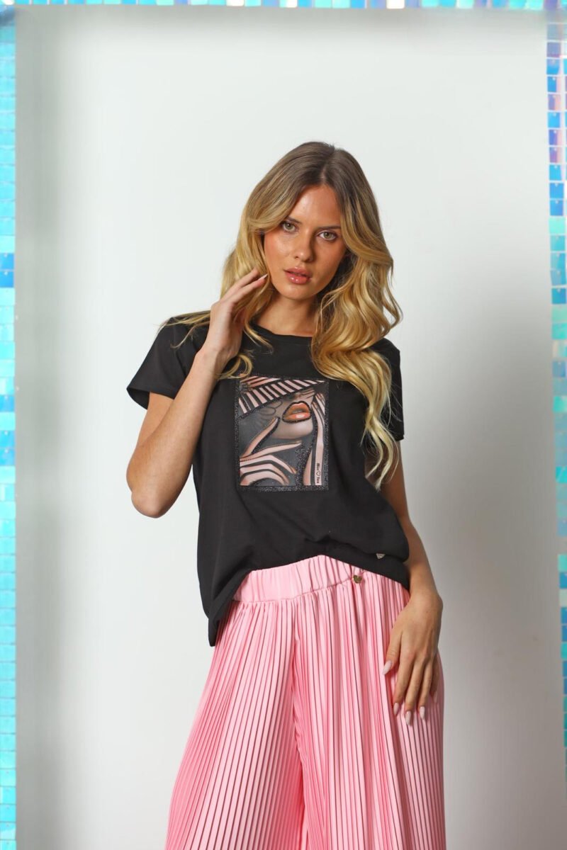 T-SHIRT COM BRILHO