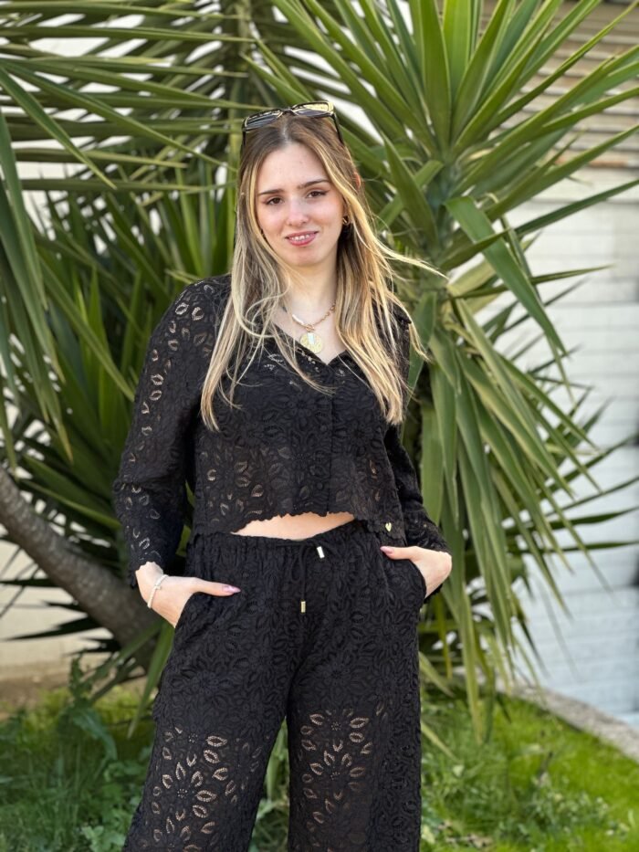 BLUSA COM RENDA