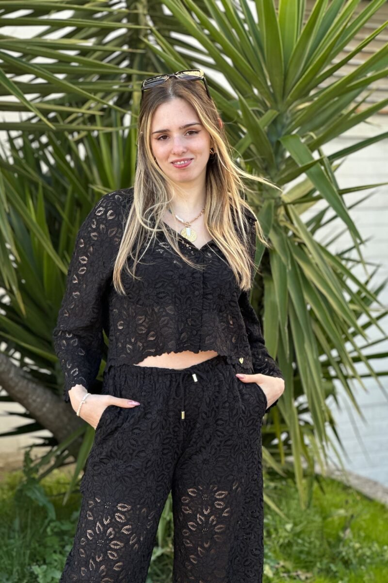 BLUSA COM RENDA
