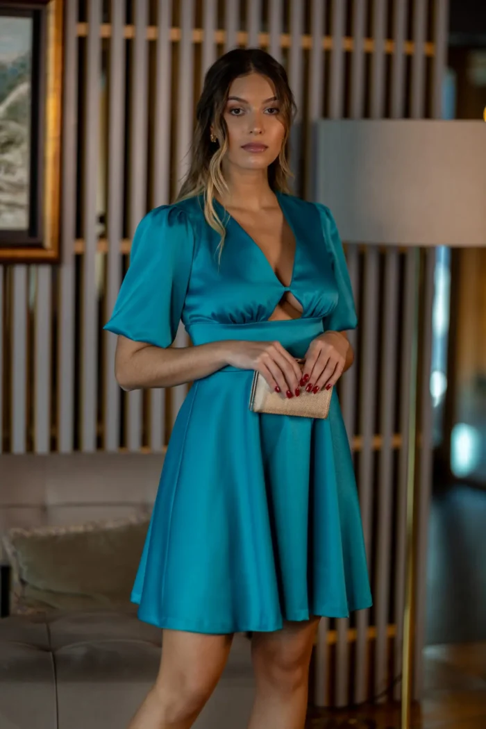 VESTIDO CURTO FLUÍDO ACETINADO - Image 3