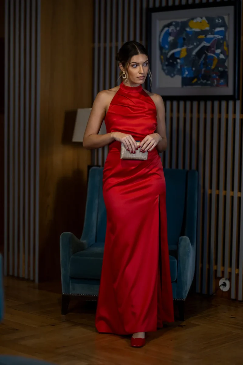 VESTIDO COMPRIDO COM RACHA