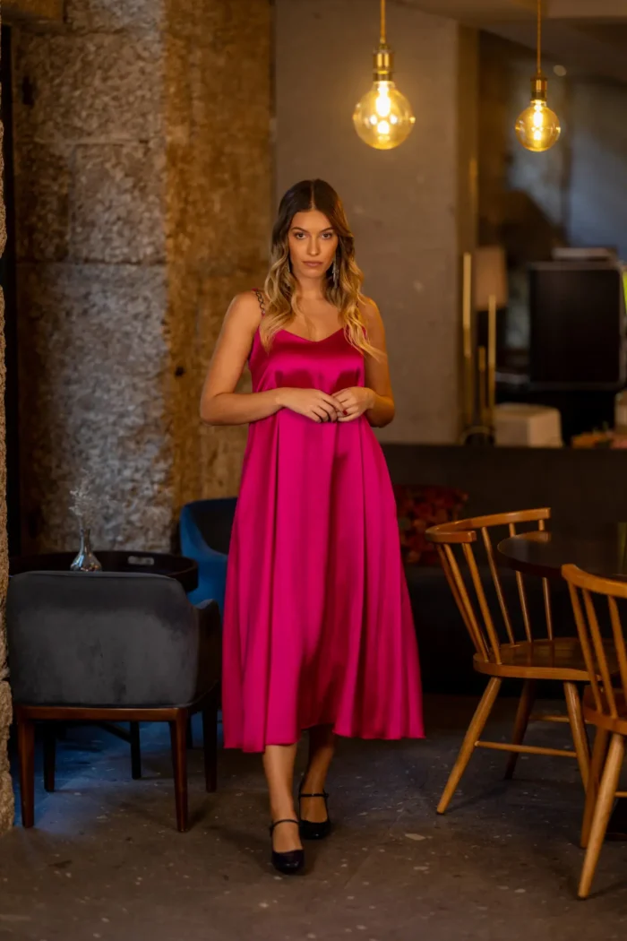 VESTIDO MIDI FLUÍDO ACETINADO - Image 2