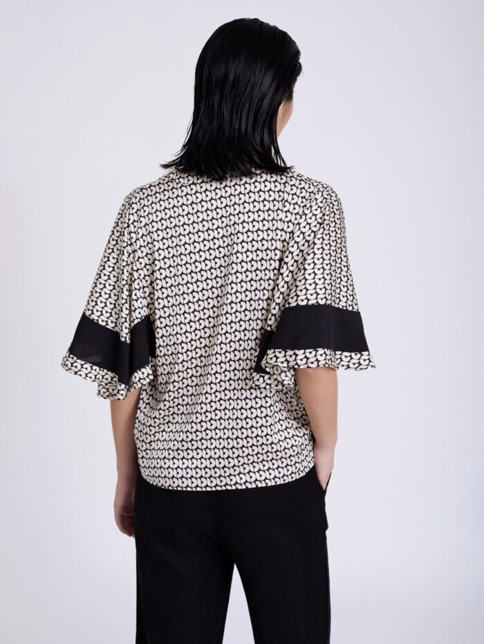 BLUSA ACETINADA COM ESTAMPADO - Image 4