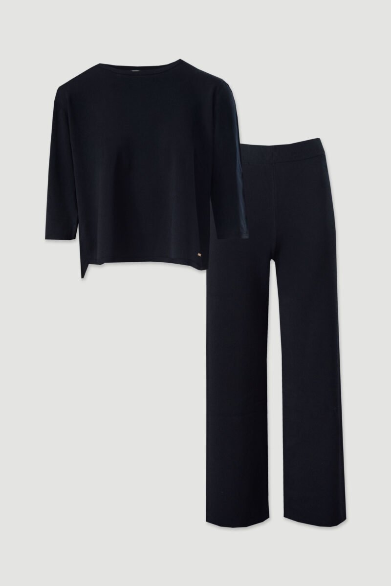 CONJUNTO DE CAMISOLA E CALÇA DE MALHA