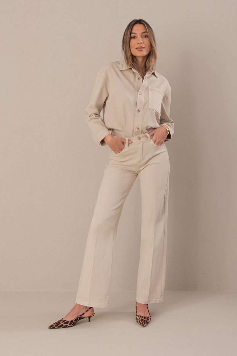 STRAIGHT JEANS COM ALGODÃO