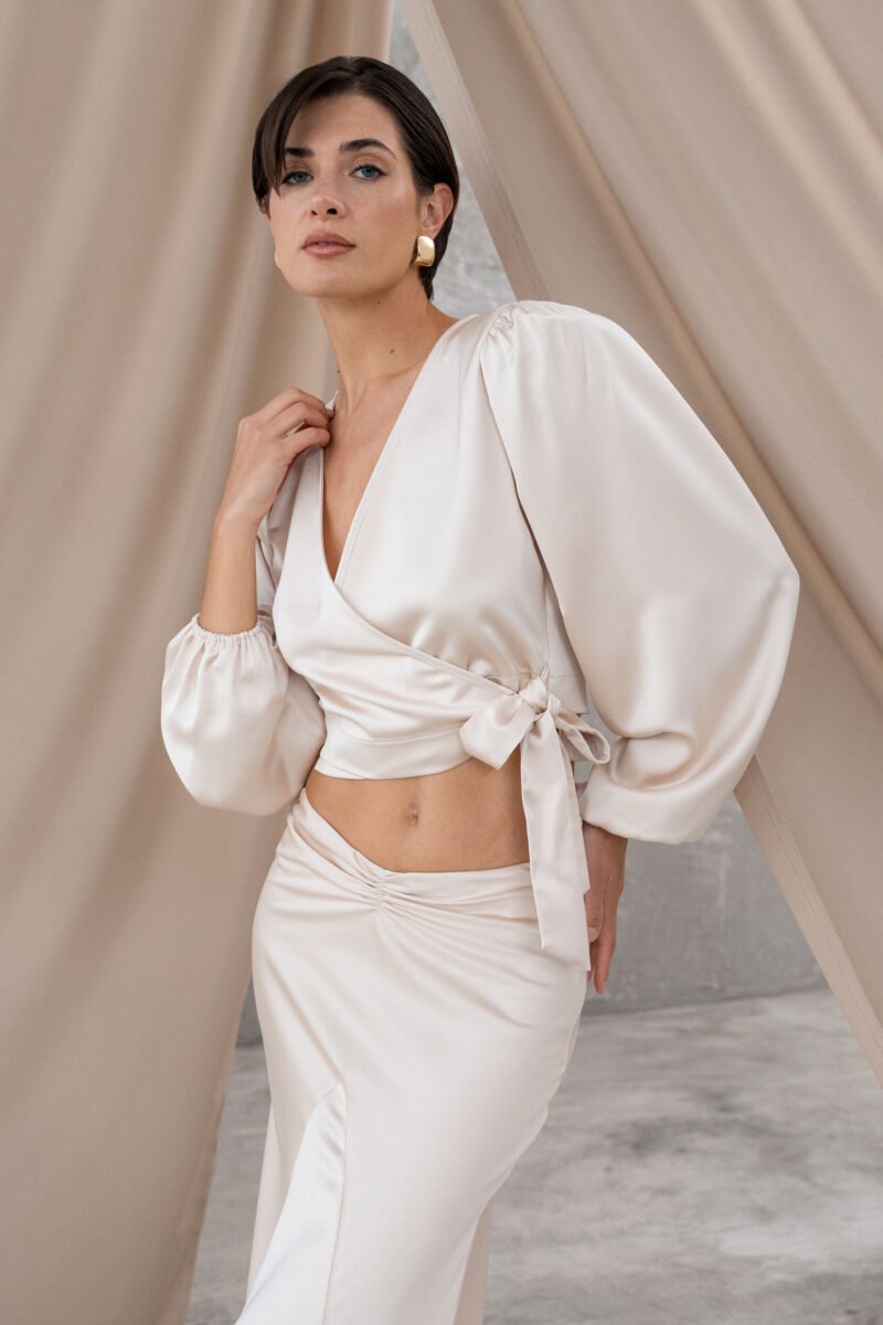 BLUSA CURTA ACETINADA