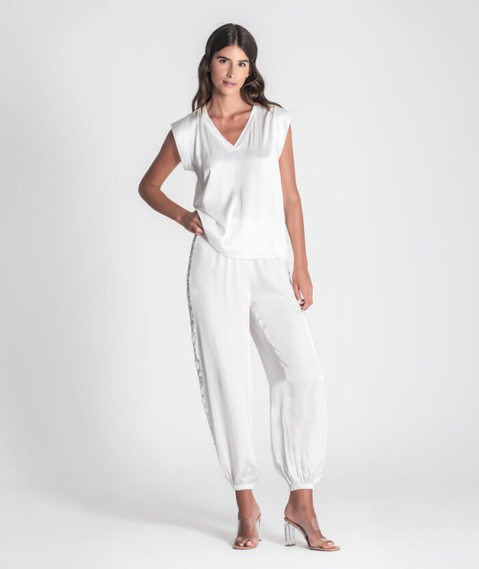 BLUSA ACETINADA COM DECOTE EM V