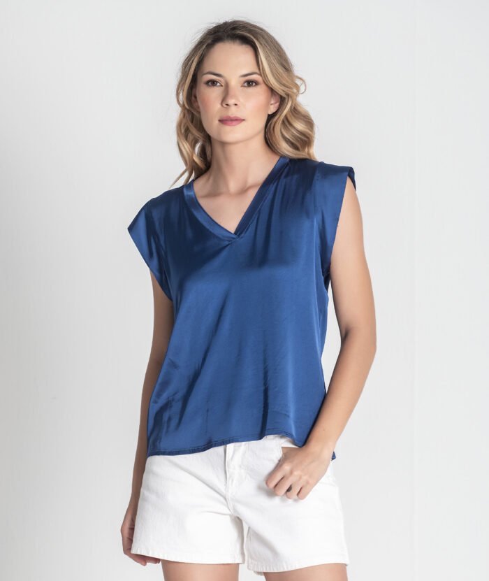 BLUSA ACETINADA COM DECOTE EM V