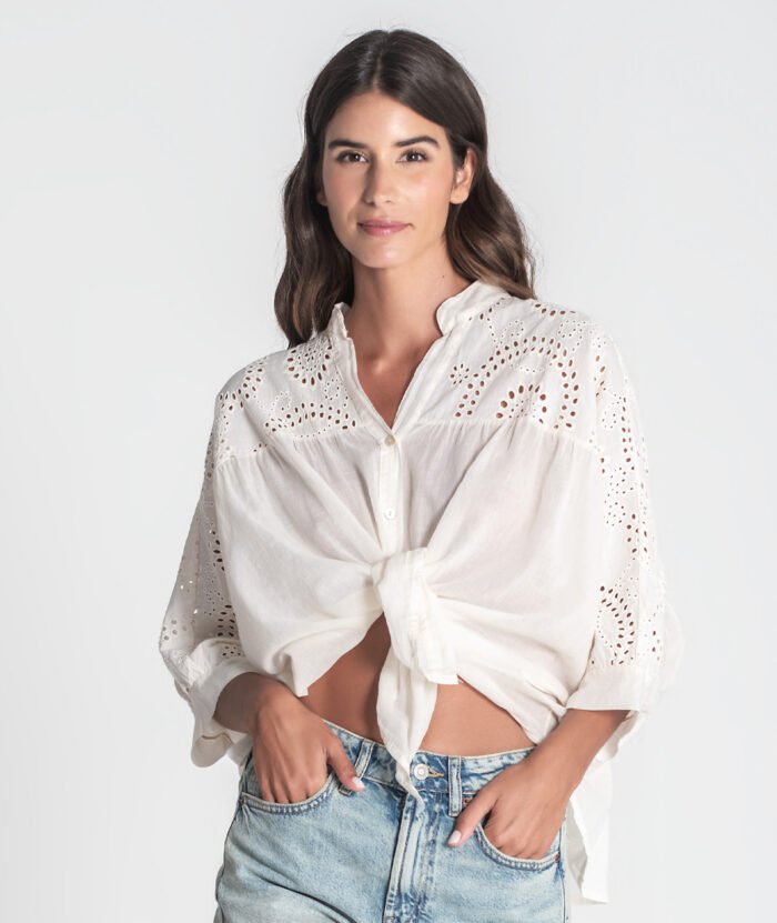 BLUSA COM BORDADO INGLÊS