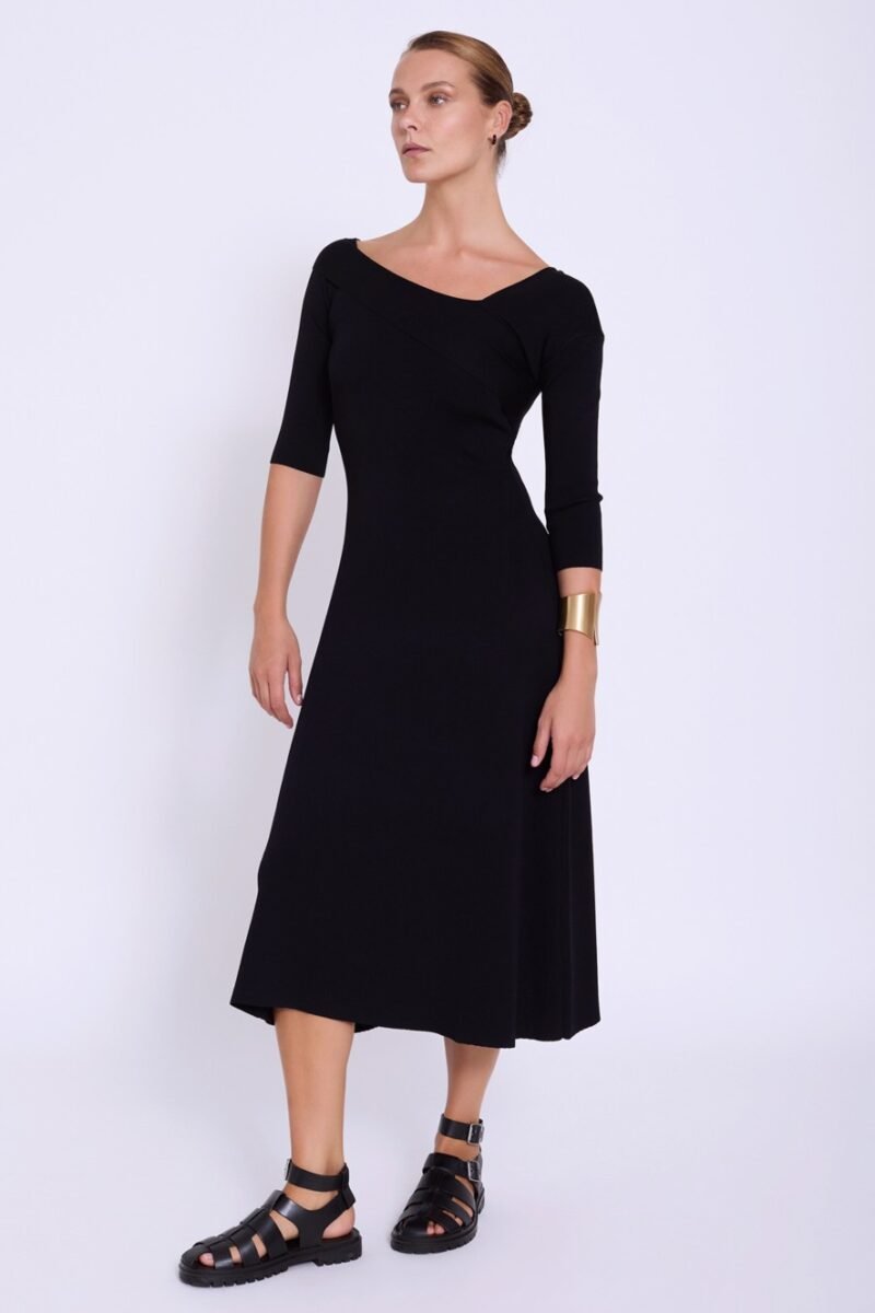 VESTIDO DE MALHA ASSIMÉTRICO